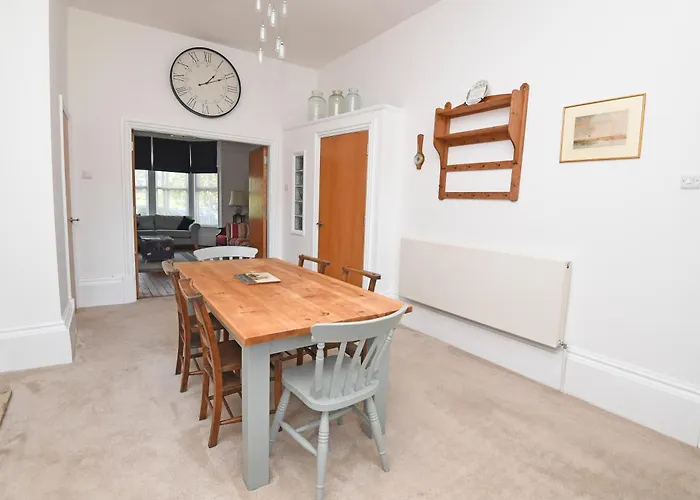 Valley Gardens Apartment- Ground Floor - Patio