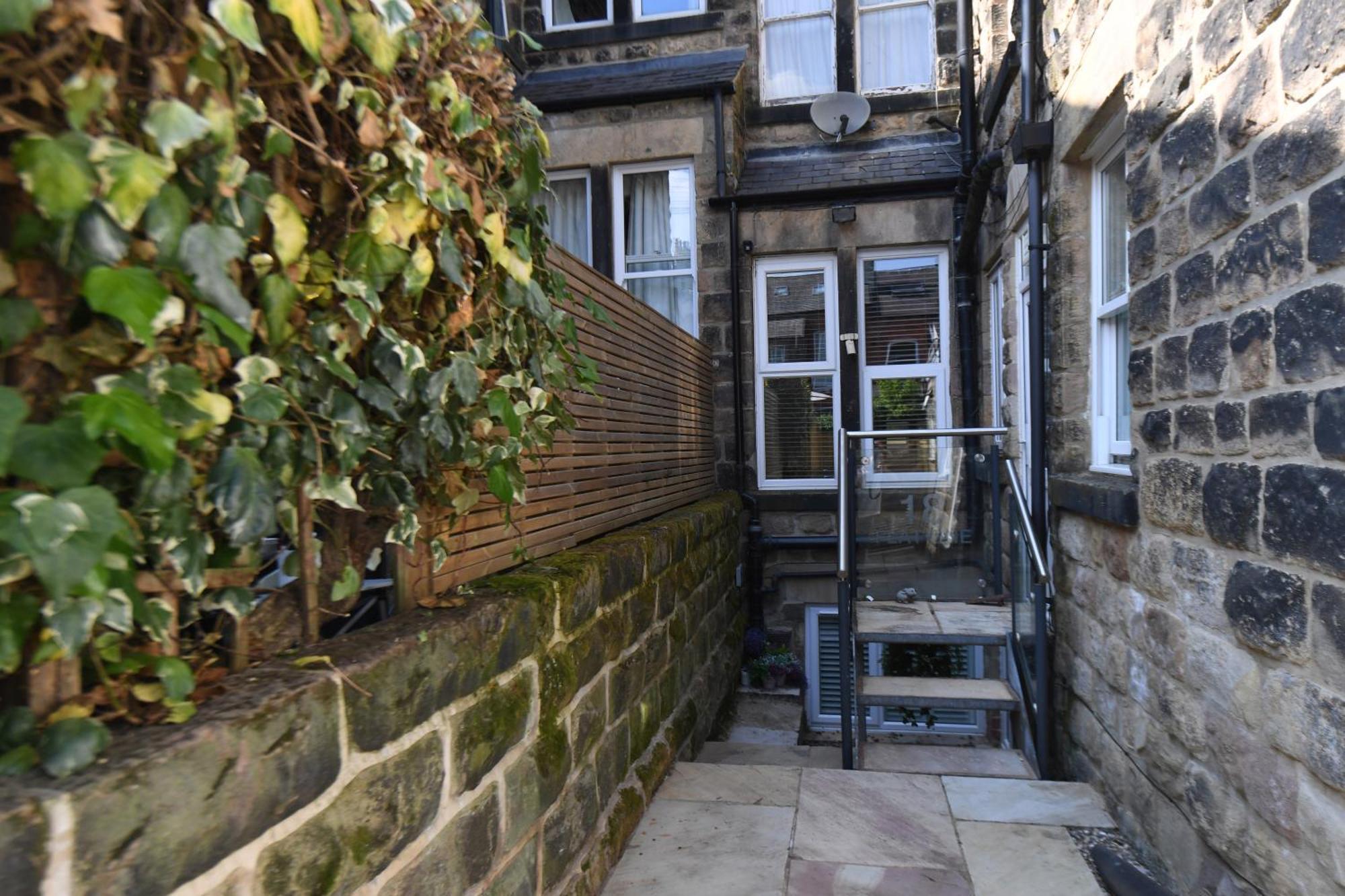 Valley Gardens Apartment- Ground Floor - Patio *