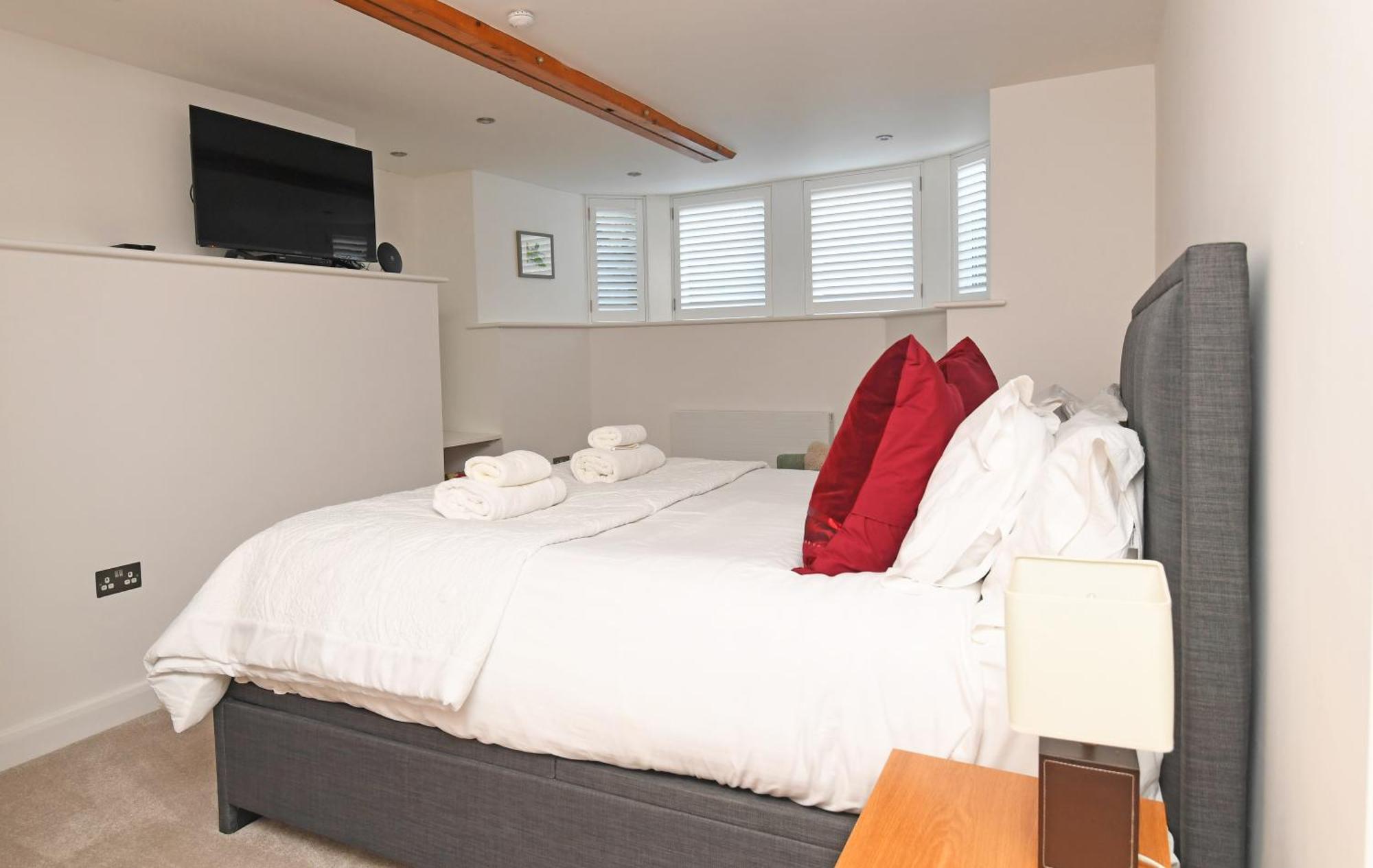 Valley Gardens Apartment- Ground Floor - Patio Apartment *